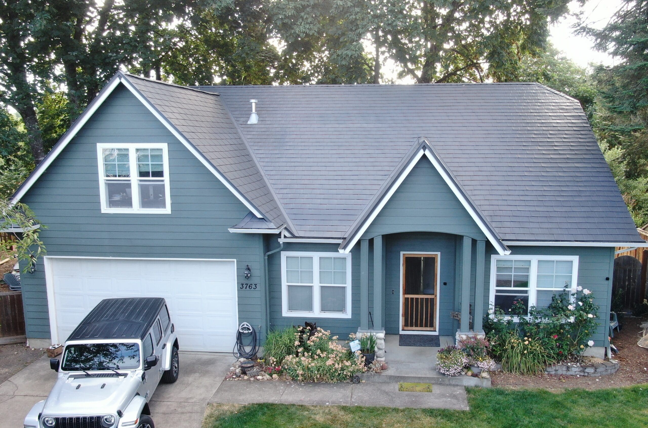Slate gray Permlock shingle metal roof
